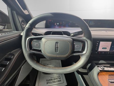 Certified 2025 Lincoln Navigator Black Label image 12