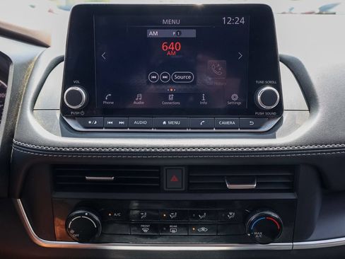 Used 2023 Nissan Rogue S FWD image 29