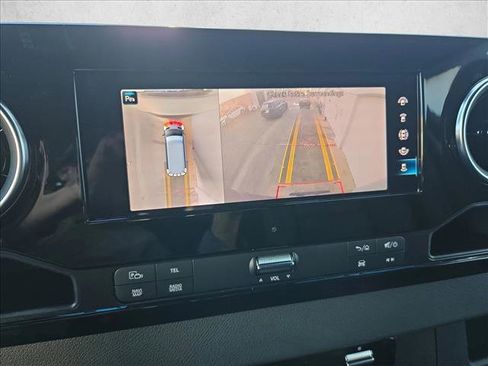 Used 2024 Mercedes-Benz Sprinter 2500 image 8