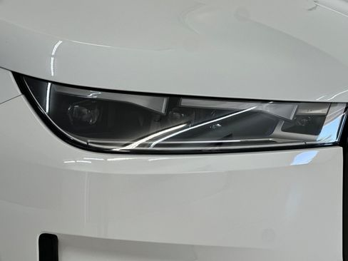 Used 2024 BMW iX xDrive50 w/ Convenience Package AWD/4WD image 11