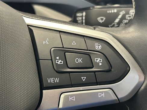 Used 2024 Volkswagen Taos SE image 23