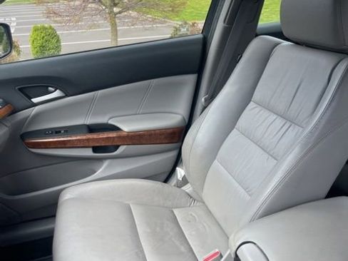 Used 2011 Honda Accord EX-L image 3