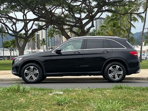 Used 2019 Mercedes-Benz GLC 300 4MATIC image 2