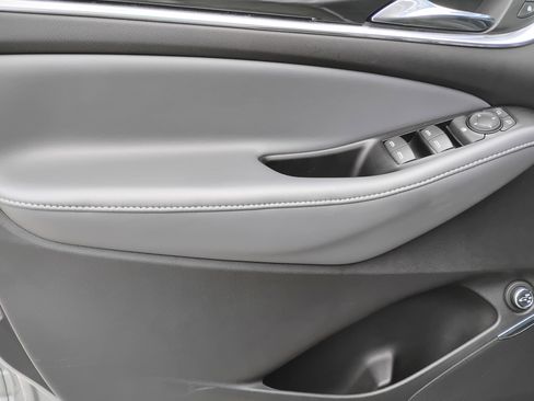 Used 2023 Buick Enclave Essence image 16