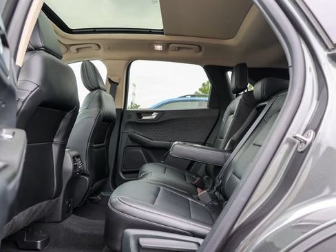 Used 2020 Ford Escape Titanium FWD image 41