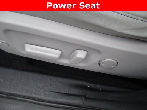 Used 2019 Toyota Highlander XLE image 22