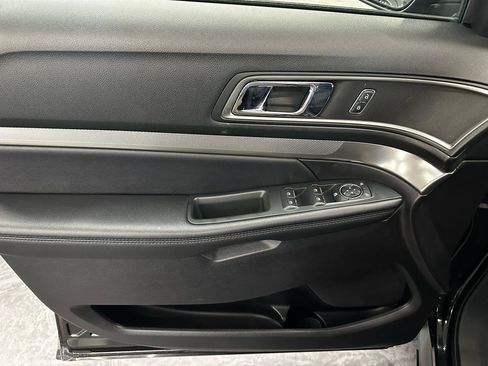 Used 2019 Ford Explorer XLT FWD image 9