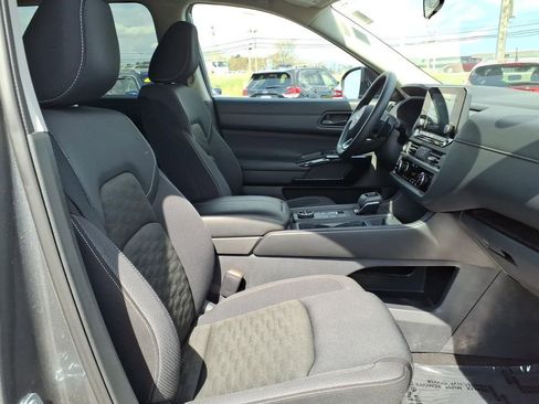 Certified 2024 Nissan Pathfinder S AWD/4WD image 9