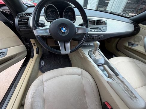 Used 2003 BMW Z4 3.0i RWD image 11