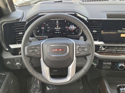 New 2026 GMC Sierra 1500 Elevation image 9