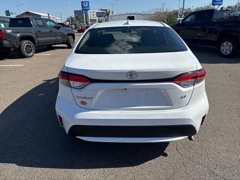 Used 2022 Toyota Corolla LE FWD image 6