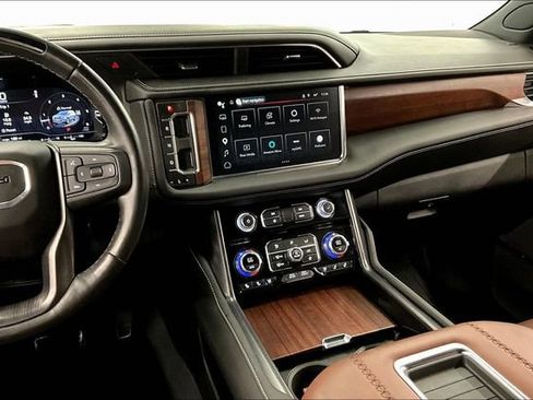 Used 2023 GMC Yukon Denali Ultimate AWD/4WD image 7