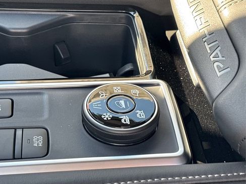 New 2025 Nissan Pathfinder SV image 35