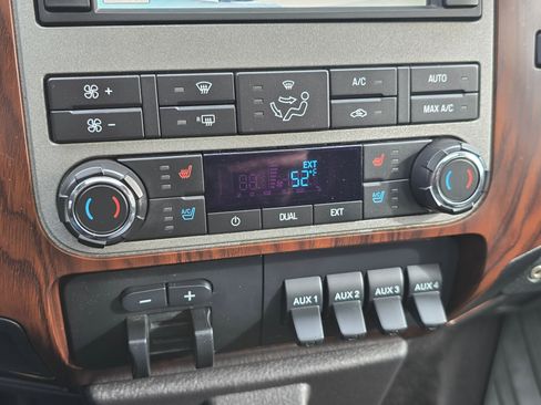 Used 2011 Ford F350 Lariat w/ Chrome Pkg image 18