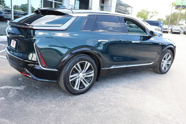Used 2024 Cadillac Lyriq Luxury AWD/4WD image 8