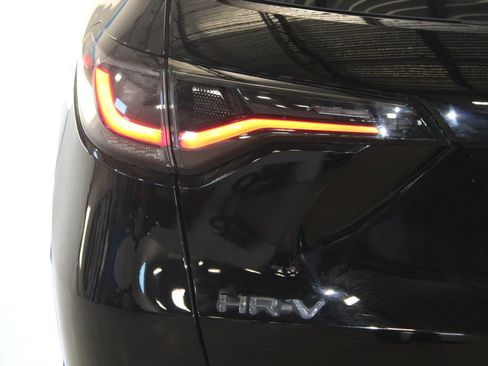 Certified 2025 Honda HR-V LX image 36
