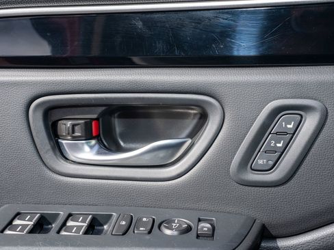 Certified 2025 Honda Pilot Touring image 31