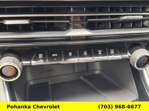 Used 2024 Chevrolet Traverse RS FWD image 18