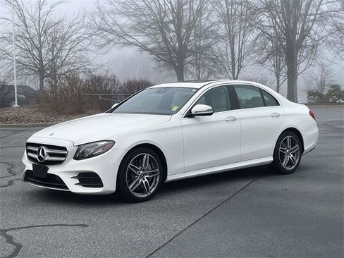 Used 2019 Mercedes-Benz E 300 4MATIC image 1