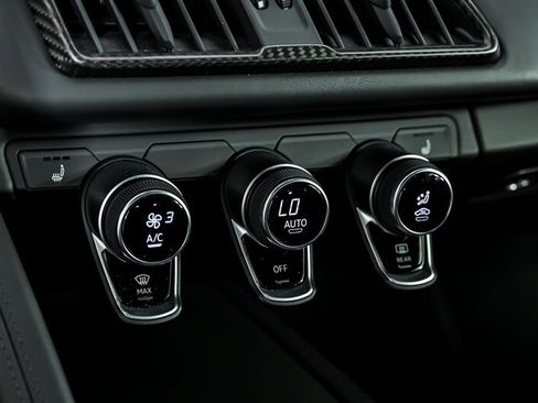 Used 2017 Audi R8 V10 plus AWD/4WD image 31