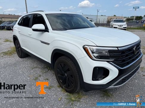 Used 2024 Volkswagen Atlas Cross Sport SE w/ Black Wheel Package FWD image 7