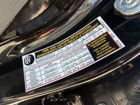 Used 2023 Nissan Frontier SV w/ SV Premium Package RWD image 31