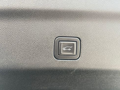 Used 2023 GMC Yukon XL Denali AWD/4WD image 20