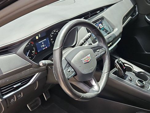 Used 2021 Cadillac XT4 Sport AWD/4WD image 9
