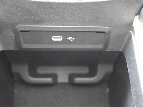 Certified 2025 Mercedes-Benz GLE 350 4MATIC image 9