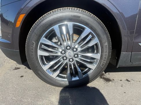 Used 2018 Cadillac XT5 Premium Luxury w/ Driver Assist Package AWD/4WD image 10