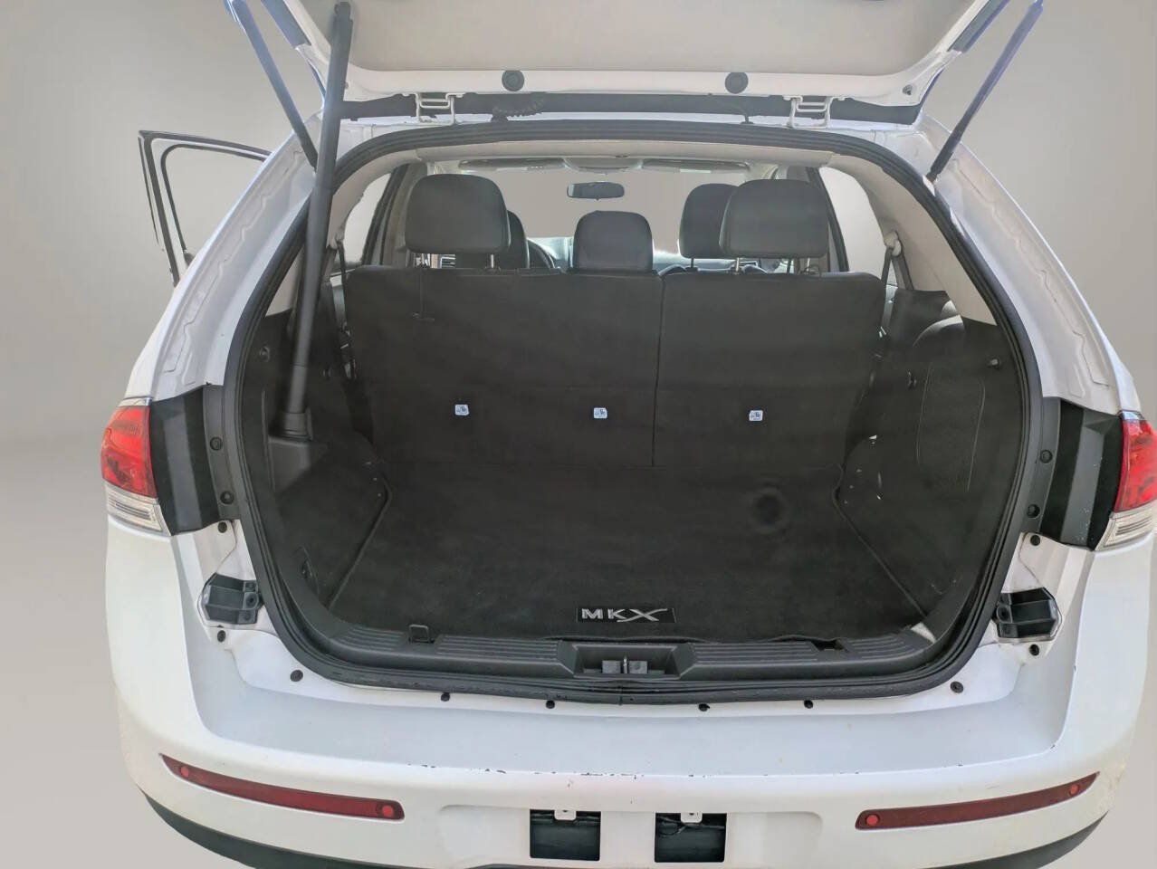 Used 2011 Lincoln MKX 2WD w/ Wood Pkg image 16