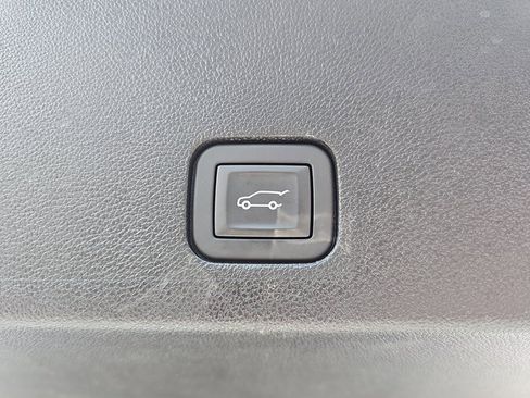 Used 2025 Cadillac XT6 Premium Luxury w/ LPO, Floor Liner Package image 14