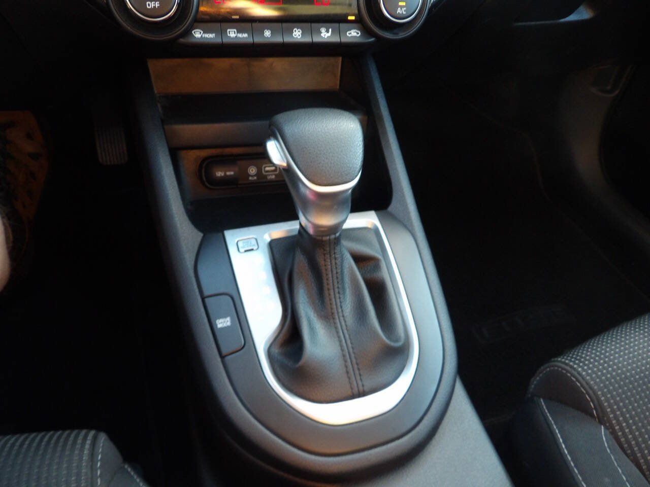 Used 2019 Kia Forte LXS FWD image 10
