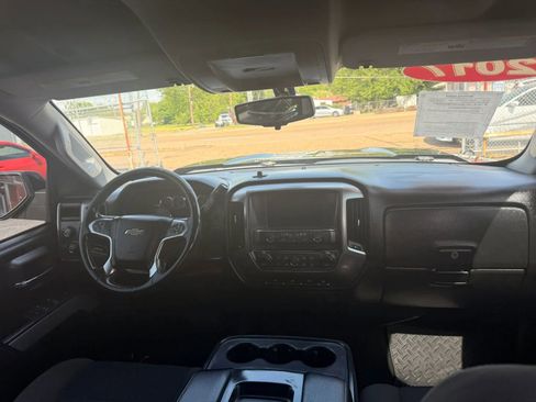Used 2017 Chevrolet Silverado 1500 LT w/ Midnight Edition AWD/4WD image 16