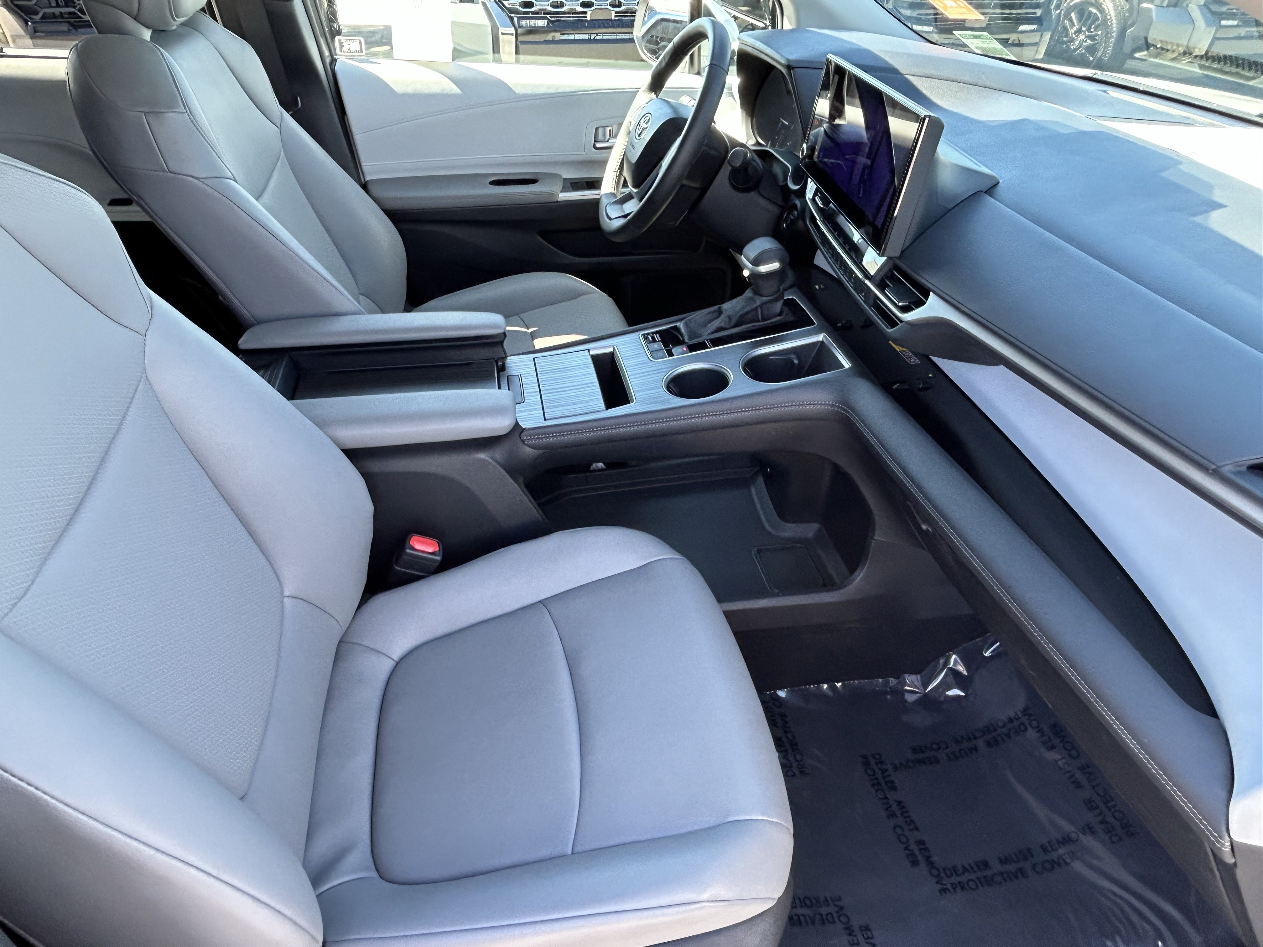 Certified 2026 Toyota Sienna XLE FWD image 10