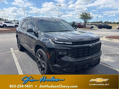 Used 2025 Chevrolet Traverse RS AWD/4WD image 1