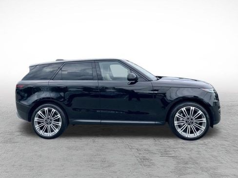 Used 2024 Land Rover Range Rover Sport SE AWD/4WD image 4