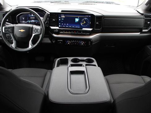 Used 2025 Chevrolet Silverado 2500 LT w/ Safety Package image 12