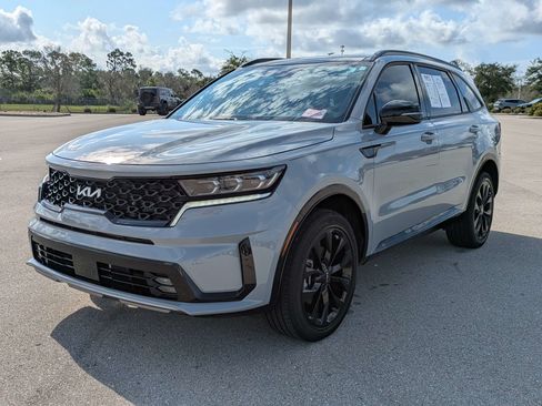 Certified 2023 Kia Sorento SX AWD/4WD image 9