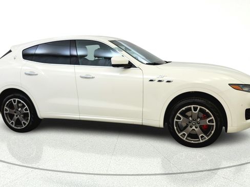 Used 2023 Maserati Levante GT AWD/4WD image 8