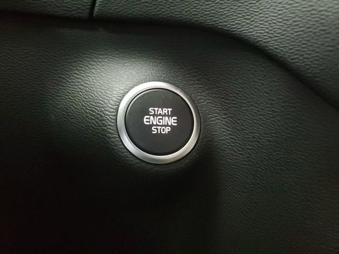 Certified 2025 Volvo XC40 B5 Plus image 35