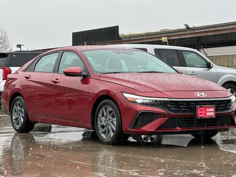 Used 2024 Hyundai Elantra SEL image 10