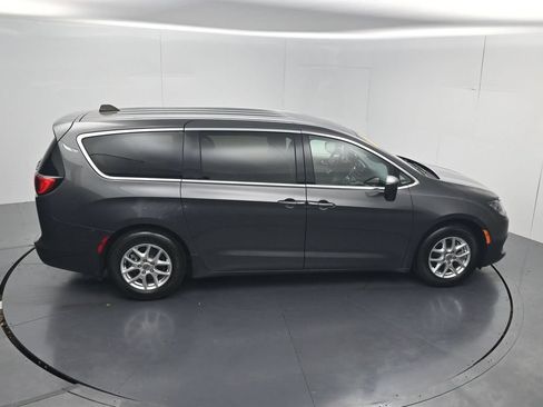 Used 2023 Chrysler Voyager LX FWD image 50