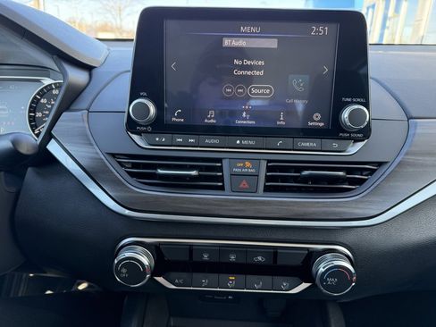 Used 2025 Nissan Altima 2.5 SV image 22