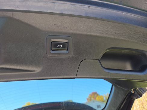 Used 2019 MAZDA CX-9 Touring w/ Touring Premium Package image 9