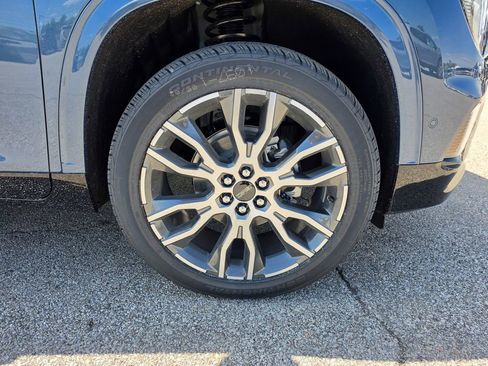 New 2026 GMC Acadia Denali Ultimate w/ LPO, Floor Liner Package AWD/4WD image 38
