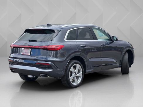 Used 2025 Audi Q5 Premium Plus w/ Premium Plus image 5