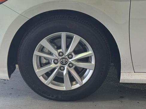 Used 2025 Toyota Camry LE image 32