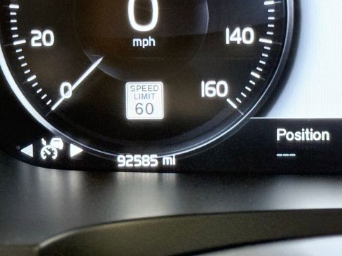 Used 2019 Volvo S90 T6 Momentum image 17