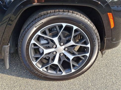 Certified 2024 Jeep Grand Cherokee Summit AWD/4WD image 19